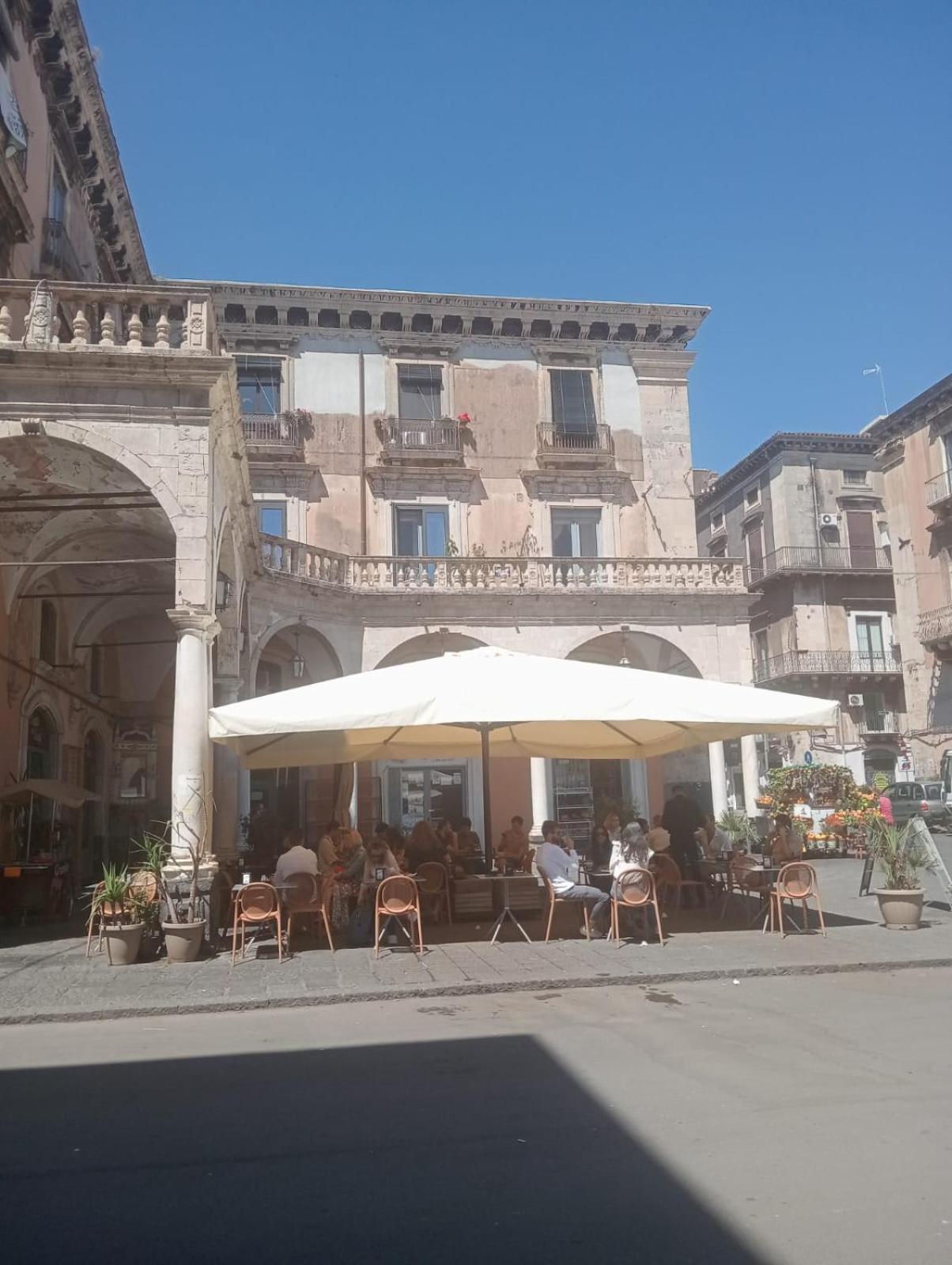 Il Castello Di Patty Apartment Catania Ngoại thất bức ảnh